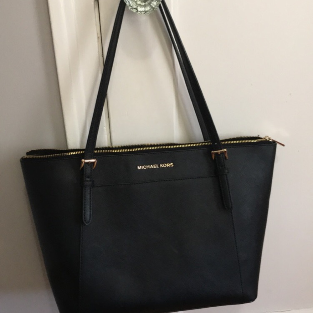 Micheal Kors black tote purse